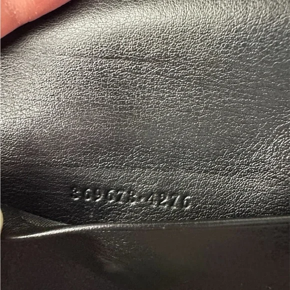 Gucci Black Leather key holder /Wallet with Silver Interlocking G - Picture 2 of 11